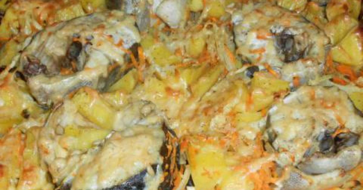 Запеченная рыба с картофелем