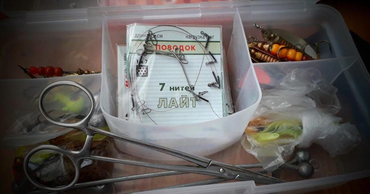Поводки в рыболовной коробке